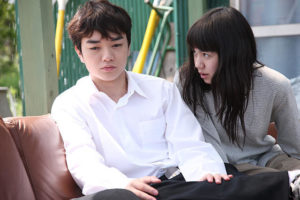 映画『ヒミズ』ネタバレあらすじ感想と結末の評価解説。漫画から二階堂ふみ×染谷将太主演で“光差す方へ向かうモグラ達”の愛を描く - Cinemarche